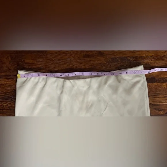 ABERCROMBIE AND FITCH - 2 Layer Flowy Maxi Skirt in Very Light Pink - Picture 5 of 7